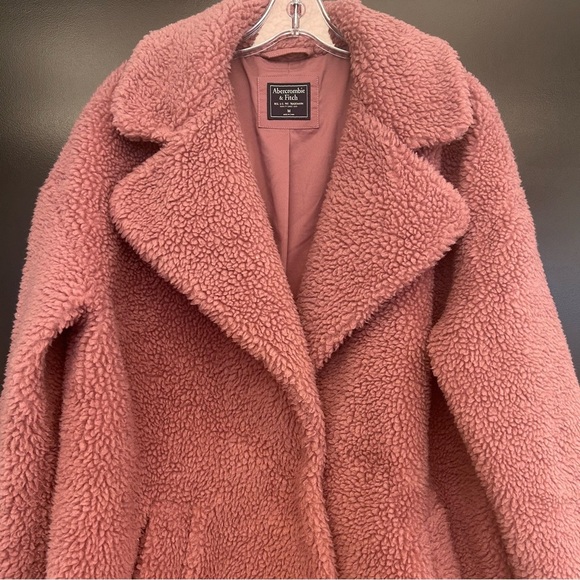 Abercrombie & Fitch • Faux Sherpa Teddy Jacket - Picture 2 of 10